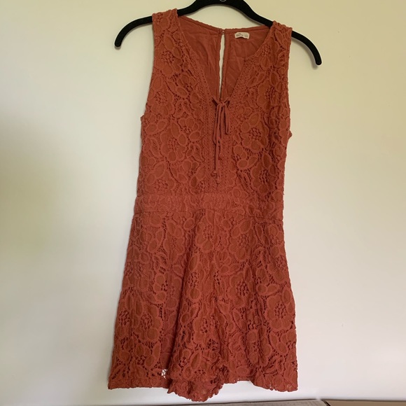 Lace Romper - Picture 1 of 6